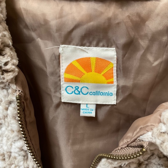 C&C California Hooded Poncho Style Jacket - Picture 2 of 3
